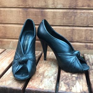 Steve Madden luxe black pumps